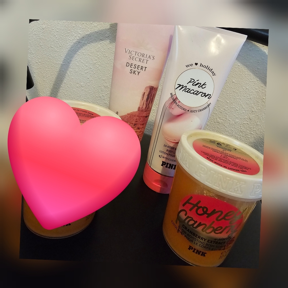 VS PINK Bodyscrubs & Lotions